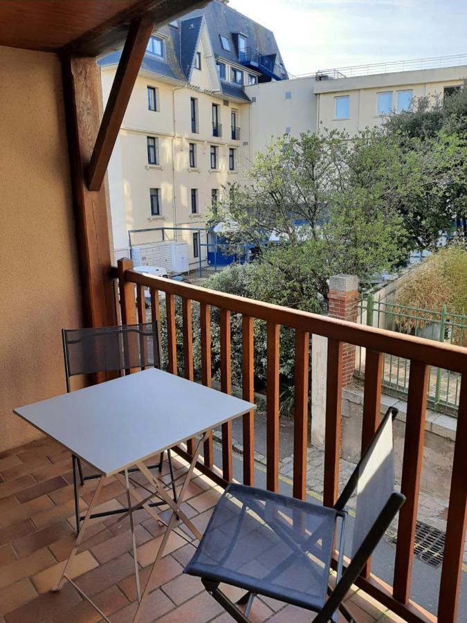 Le Petit Michelet Apartment Granville Luaran gambar